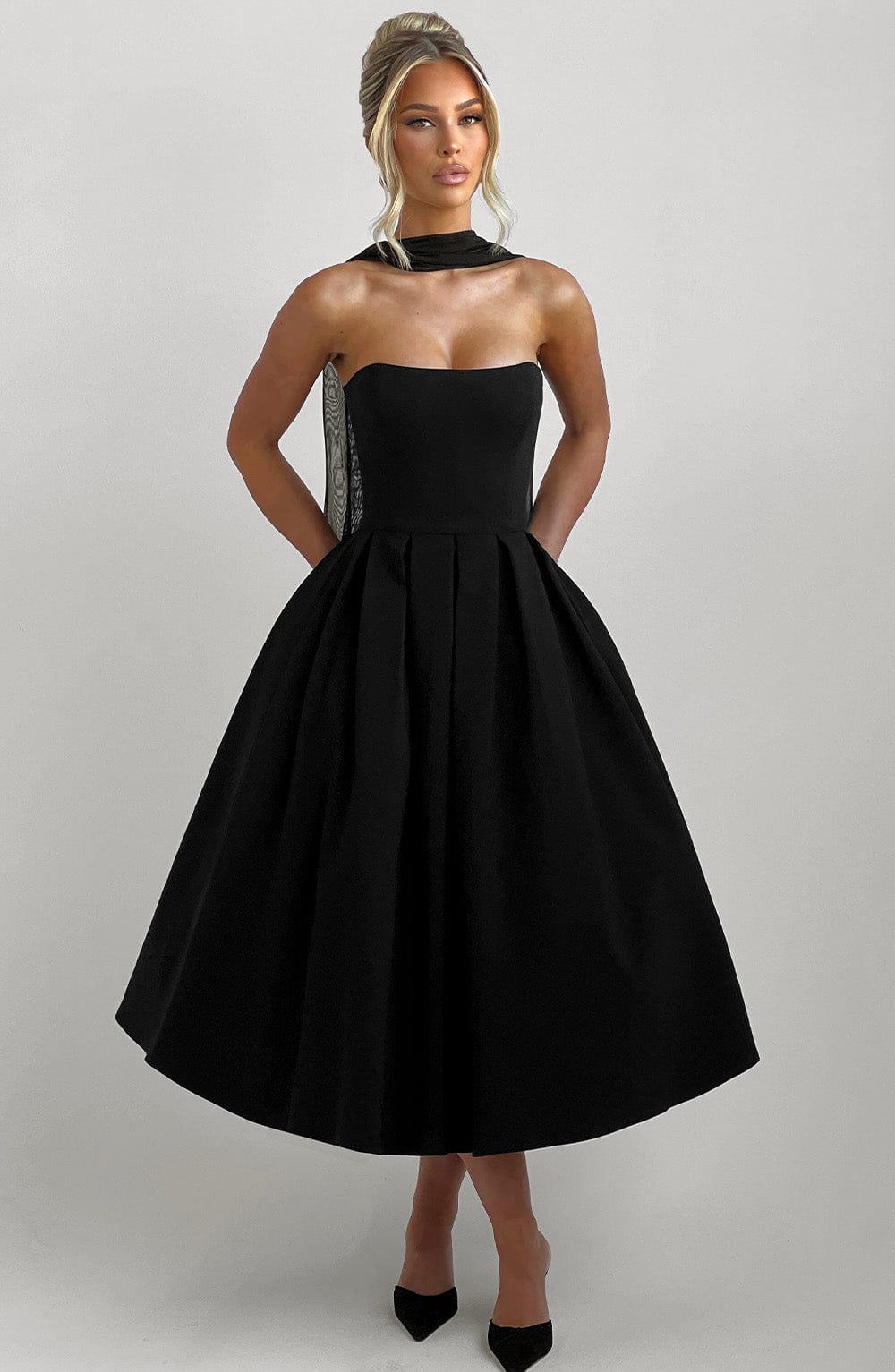 LAILA-MARIE | Curve Torch Midi-Kleid