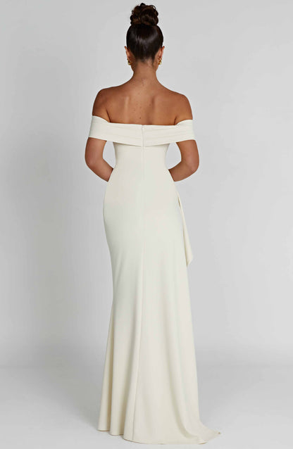 KIM | Schulterfreies Satin-Maxikleid